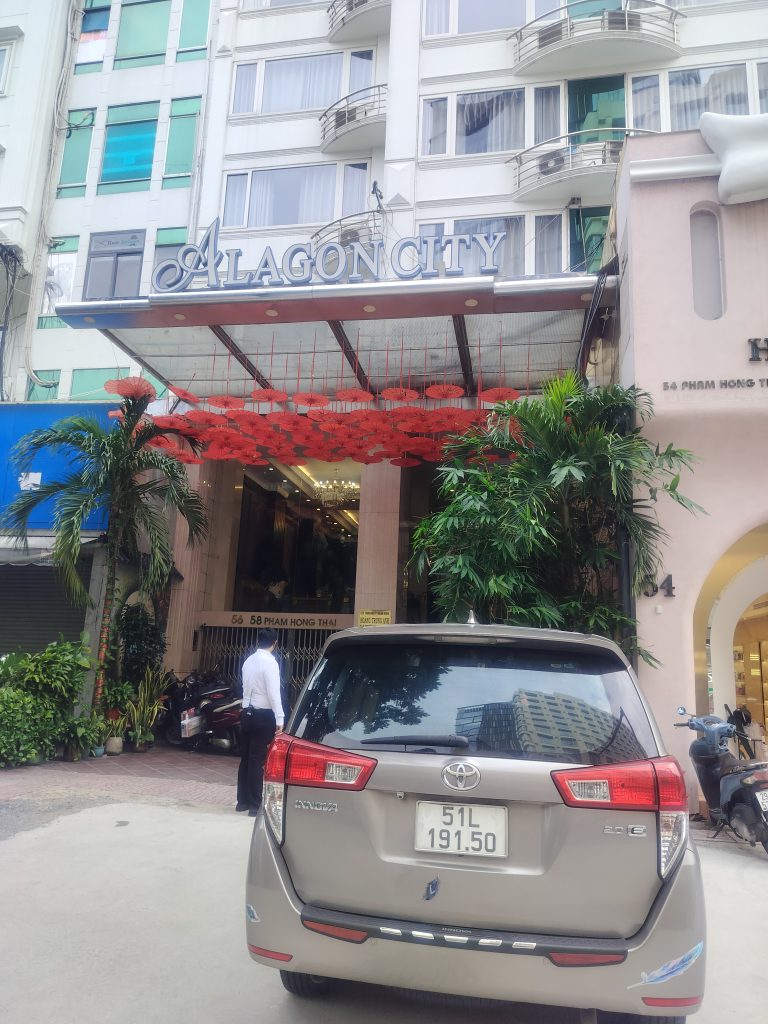 Thuê xe du lịch có tài xế tại phú nhuận 