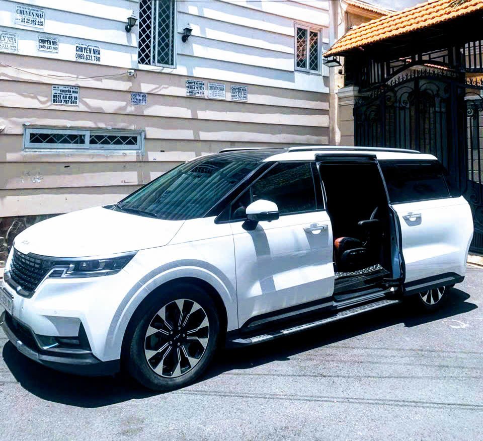 Thuê xe du lịch có tài xế tại Quận 1