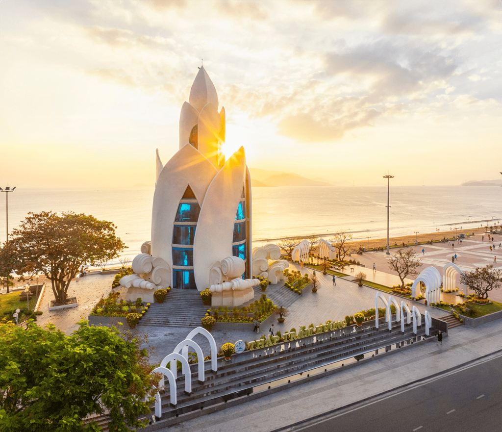 thuê xe có tài xế đi tour Nha Trang