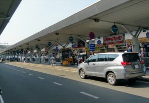 thuê xe 7 chỗ đi sân bay Tân Sơn Nhất