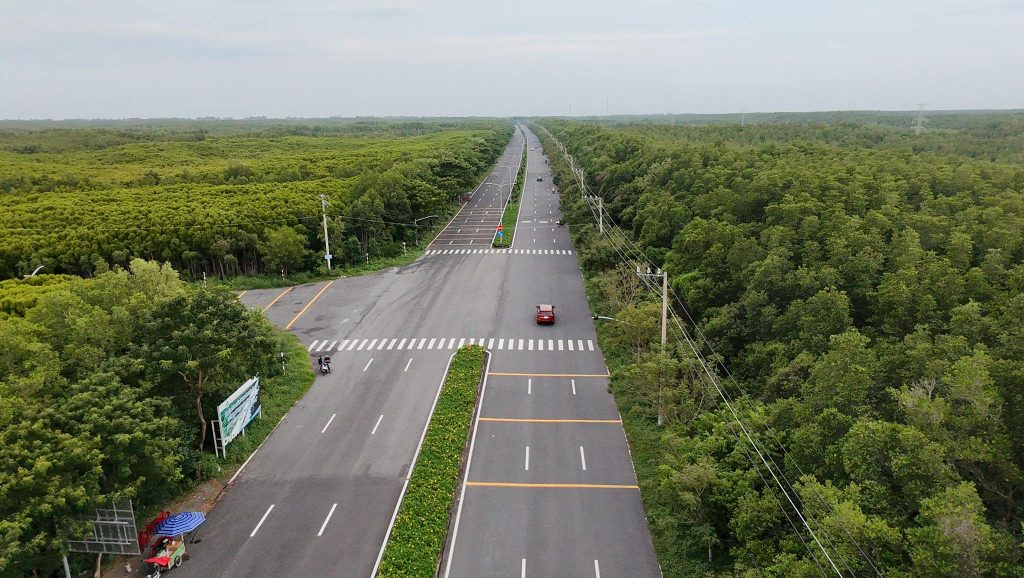 Thuê xe 7 chỗ thủ đức đi cần giờ trong ngày