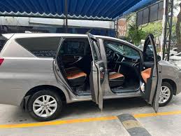 Thuê xe 7 chỗ giá đình có trẻ nhỏ 